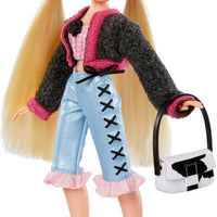 Bratz Dolls -GOIN' OUT - CLOE fashion doll with Accessories - COMING SOON